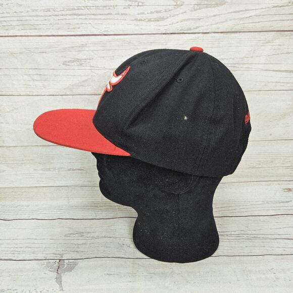 Mitchell & Ness Chicago Bulls Snapback Hat Cap Black & Red Bred Embroidered Bill - Picture 2 of 6